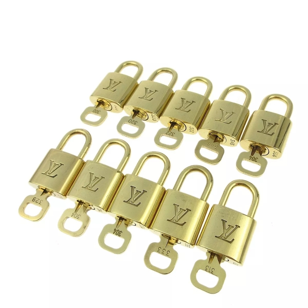 Authentic Louis Vuitton Gold Lock & Key🥳